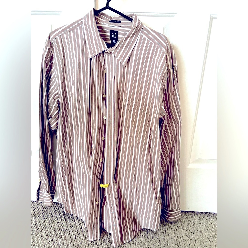 📦[3/$30] GAP Men’s Brown Striped Long Sleeve Collar Shirt